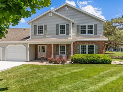 2524 VILLAGE LANE #B, Oshkosh, WI, 54904
