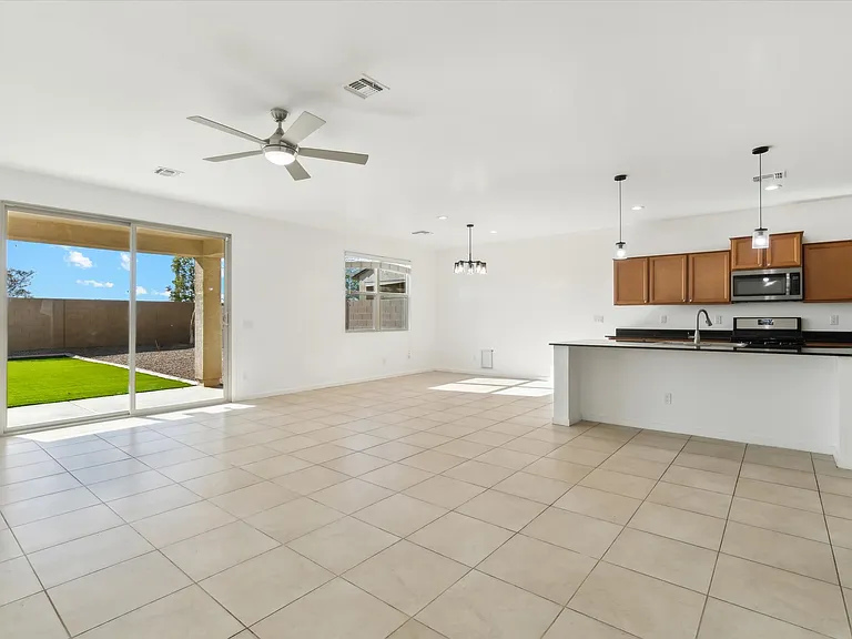 37292 N Yellowstone Dr — Photo 51