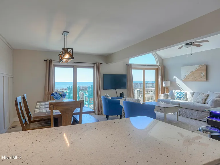 3994 Island Dr — Photo 4