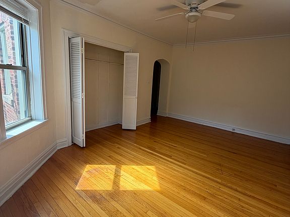 2nd image of 4955 N Whipple St APT 3W