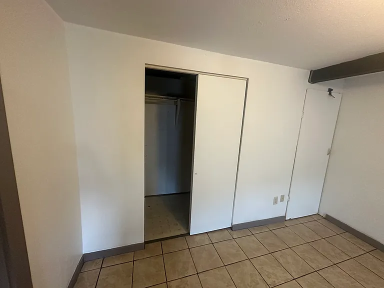 20 Iona Cir #B — Photo 3