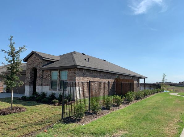 1121 Silver Maple Ln