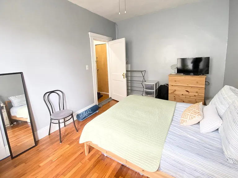 1330 Commonwealth Ave — Photo 5