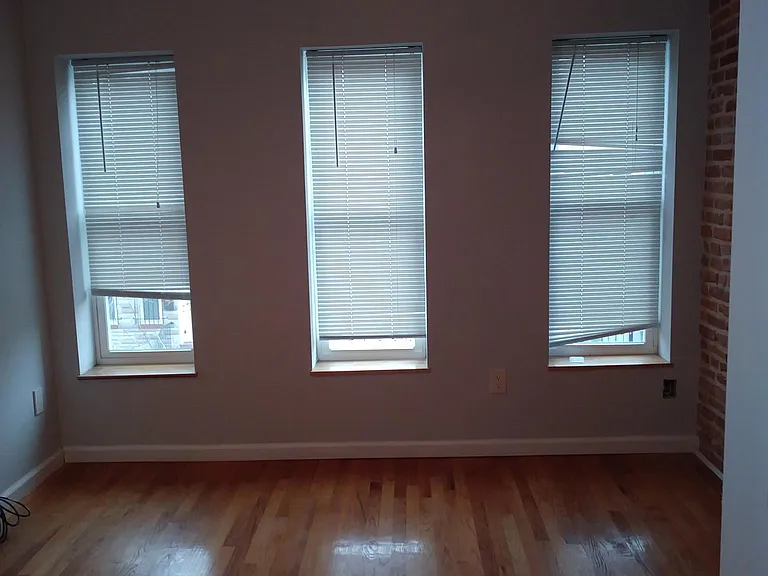 1118 Sargeant St — Photo 8
