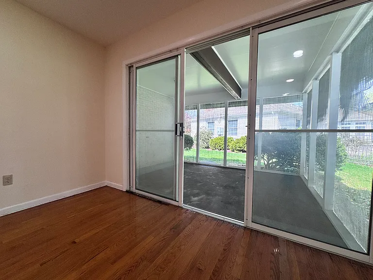 6026 Clubhouse Ln — Photo 9