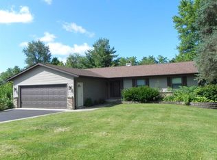 1390 Chadbourne Dr, Davis, IL