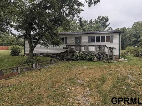 123 Grand St, Greenwood, NE 68366