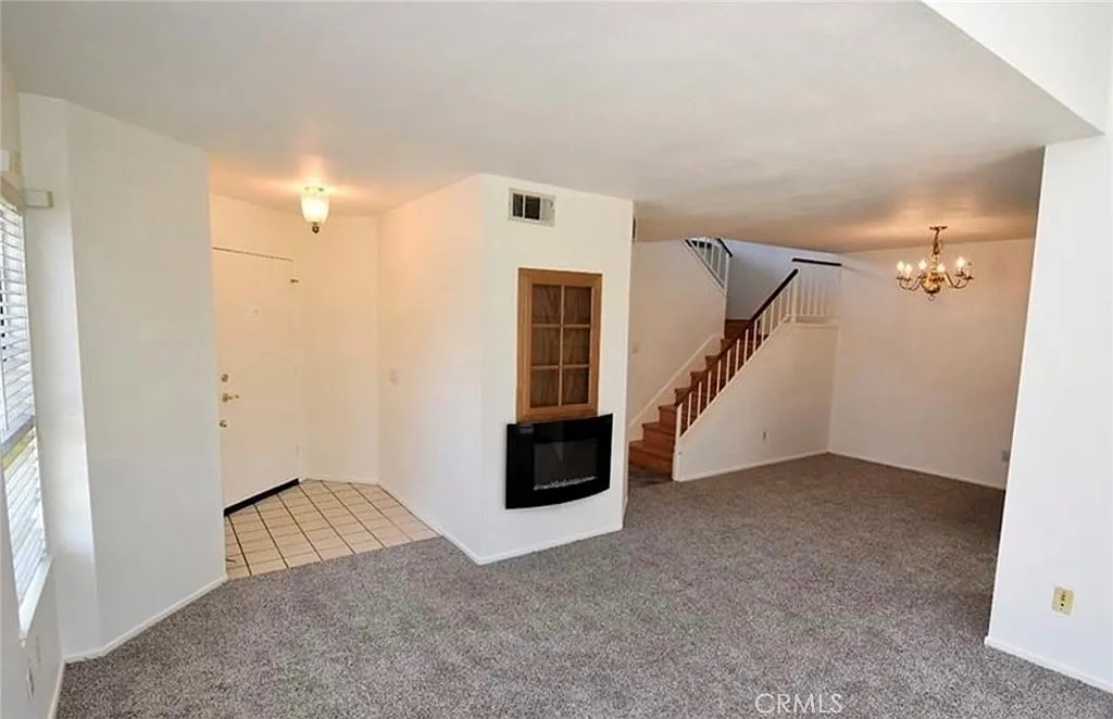 2 bed, 2.5 bath, 1201 sqft, $3,000 — Photo 2