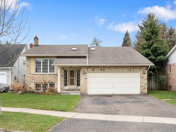8 Dunbar Cres, Saint Catharines, ON L2W 1A6