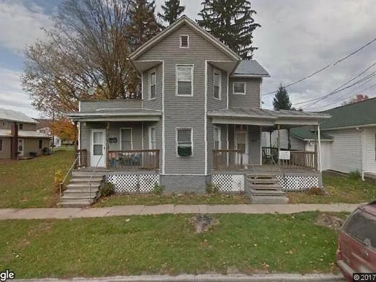 This apartment is on the right side upstairs, with a private side entrance plus an inside entrance. Quiet and clean neighborhood, perfect for singles or newlyweds. Walk to schools, shopping, etc. No smoking. Plenty of parking in front of the property.