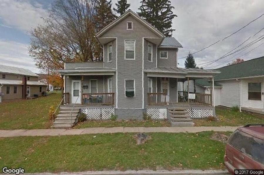 Front of Apartment House This Unit is on the right side with a private entrance and faces the back of the house. Quiet and clean, perfect for newlyweds or a single person. NO PETS