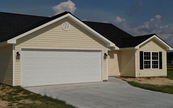 3rd image of 5706 Meadow Wood Dr