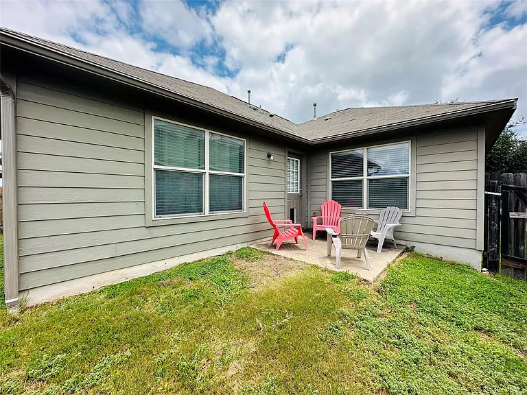 7521 Cedar Edge Dr — Photo 18