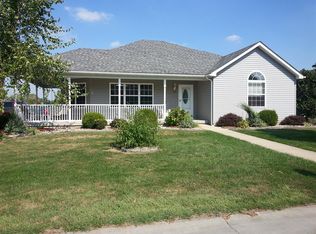 609 Crosswinds Ct, Jerseyville, IL 62052