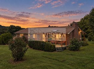 100 Shannondoah Dr, Canton, NC 28716