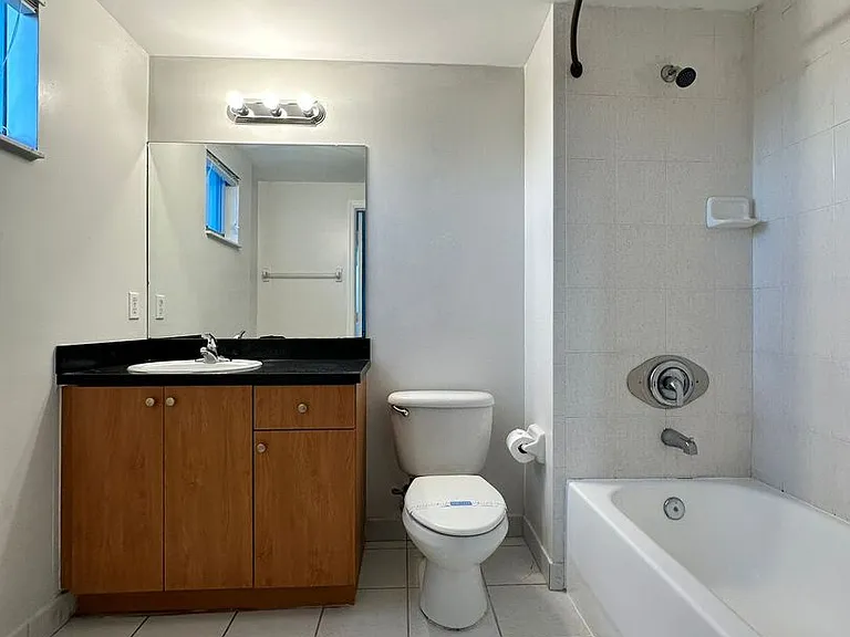 Vista del Rio Apartments — Photo 66