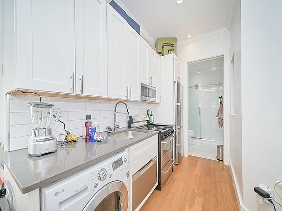 3rd image of 325 E 83rd St APT 5B