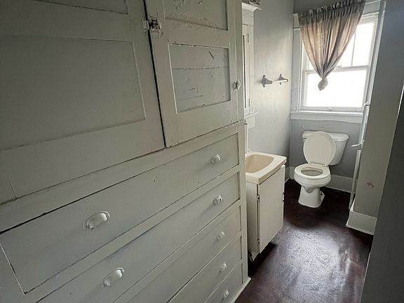5th image of 4918 Madison Ave APT 3