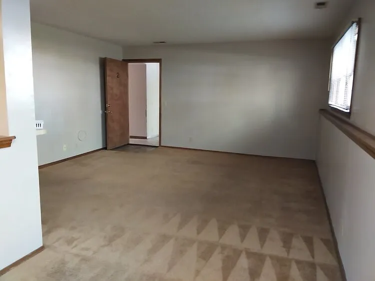 916 State St — Photo 3