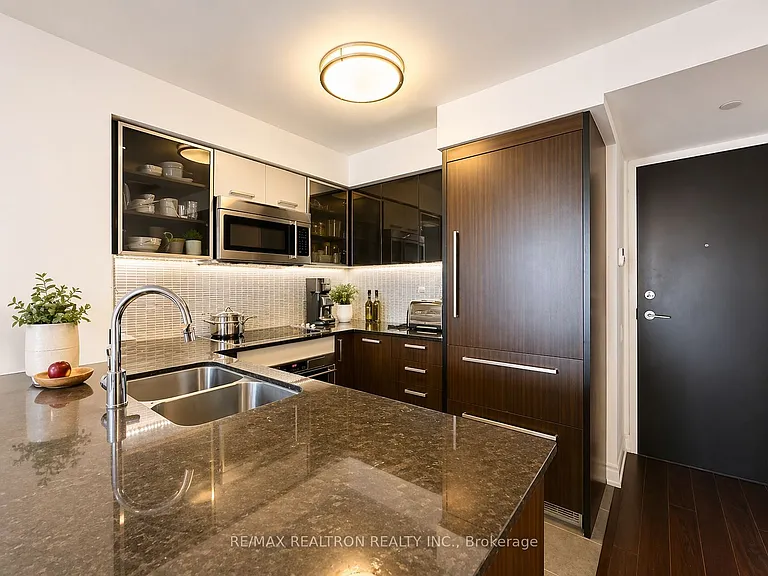 5162 Yonge St #2010 — Photo 3