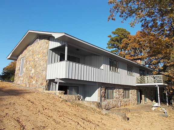 2nd image of 126 Woods Ln
