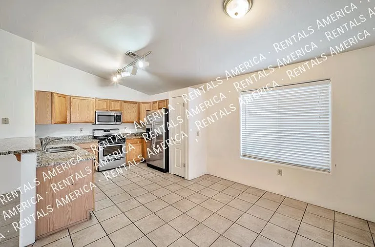 2252 W Silver River Way — Photo 4