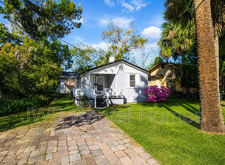 1610 Minerva Ave — Photo 10