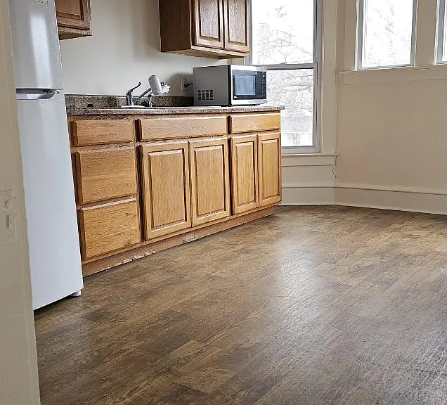 721 Clinton Ave #A — Photo 9