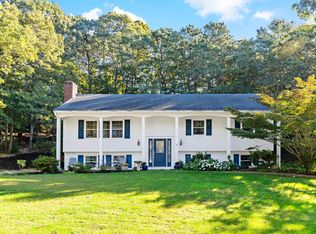 102 Turtleback Rd, Marstons Mills, MA 02648