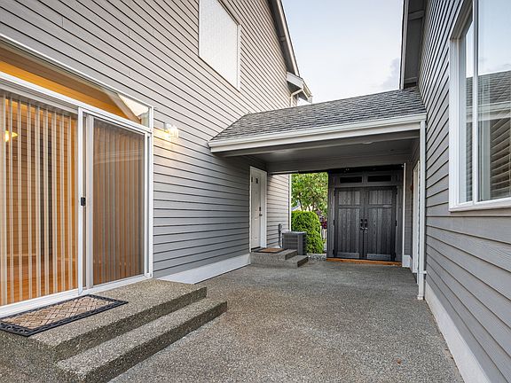 3rd image of 17608 Panorama Blvd E