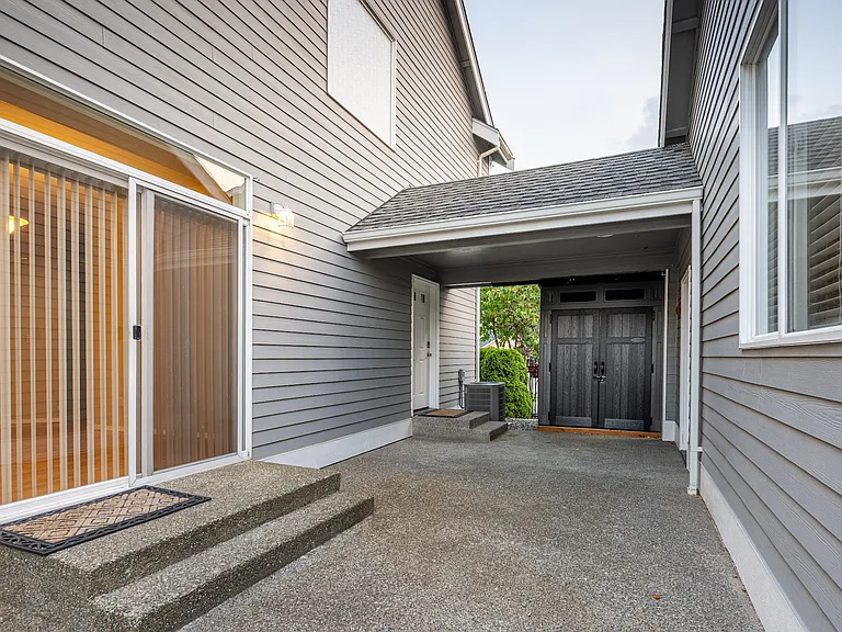 17608 Panorama Blvd E — Photo 3