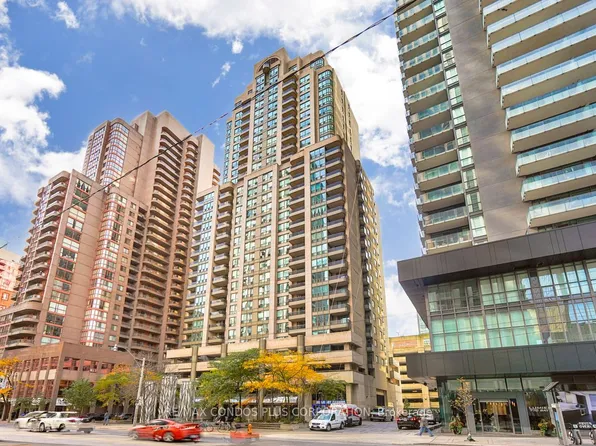 750 Bay St, Toronto, ON