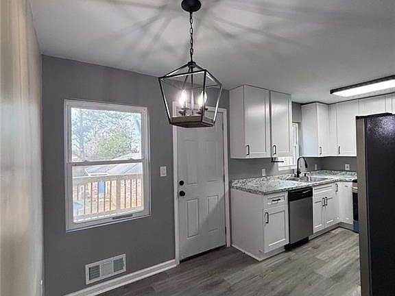 3rd image of 26 Shadow Ln Unit A