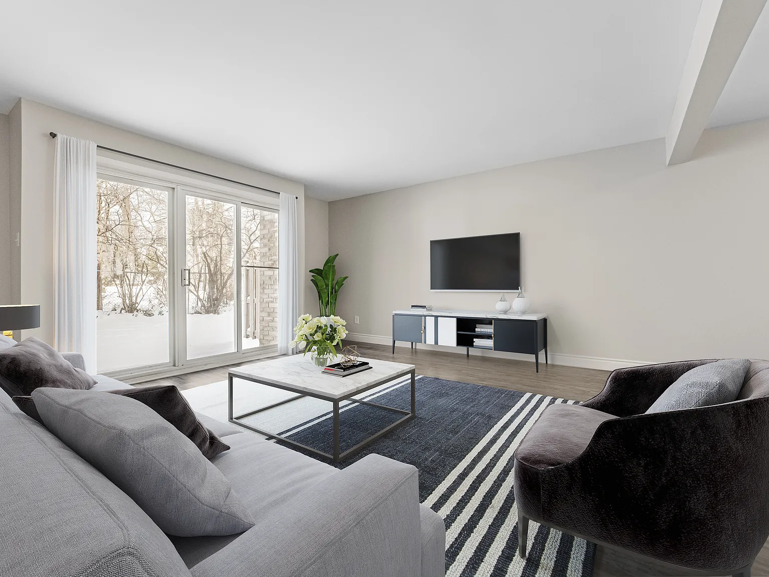 850 Wonderland Road South — Photo 1
