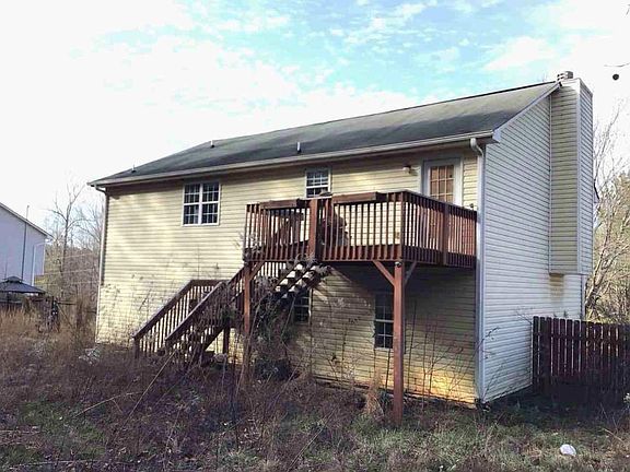 3rd image of 140 Taylors Ln