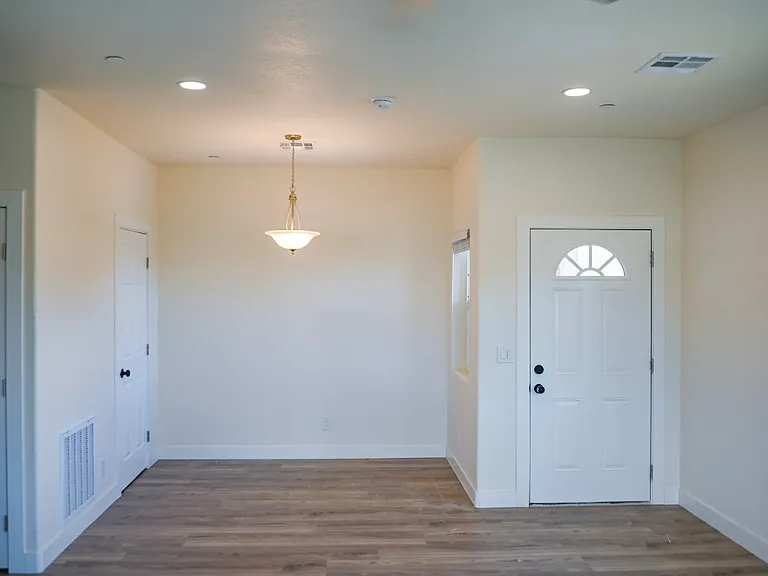 1306 E Purdue Ave — Photo 4