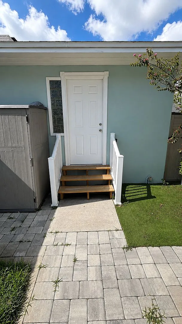 4950 13 Av N St Petersburg FL 33710 — Photo 2