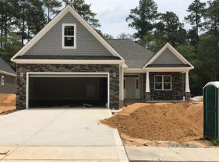 365 N Brackenfern Ln, Southern Pines, NC 28387
