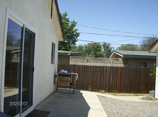 1st image of 532 W 12th Ave