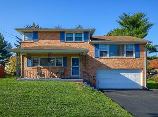 2121 Andover Dr, Dover, PA 17315