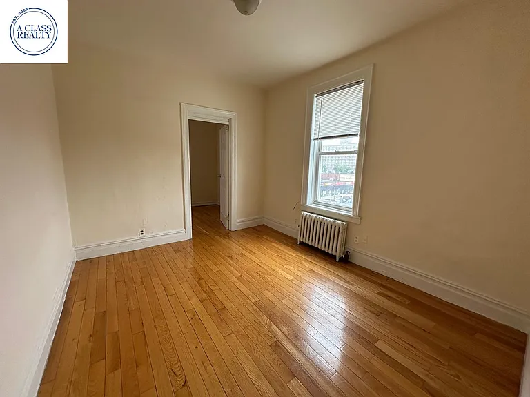 14-55 Broadway #4A — Photo 3