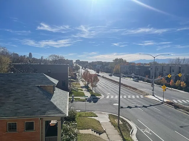 1 bed, 700 sqft, $1,195 — Photo 2