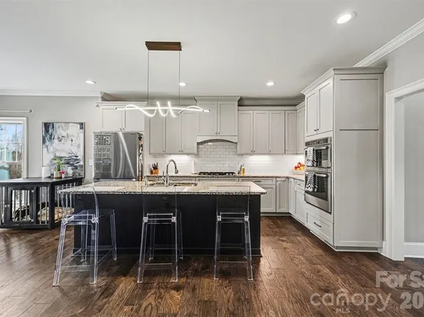 191 Hidden Meadows Dr, Mooresville, NC 28117