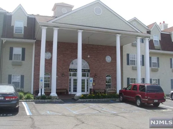 6206 Richmond Rd, West Milford, NJ 07480