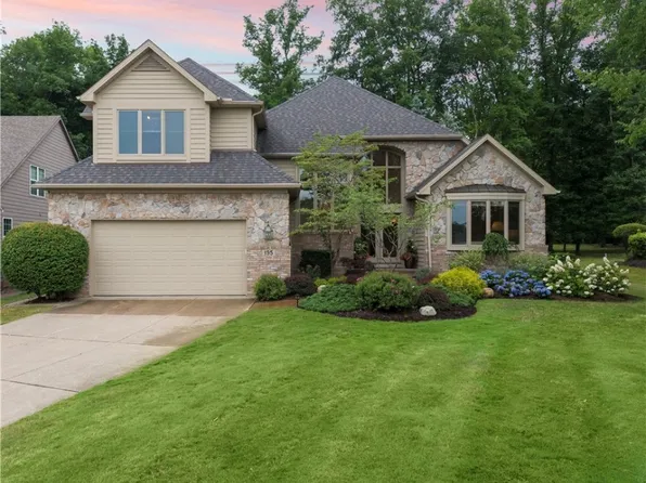 195 Brighton Dr, Aurora, OH 44202