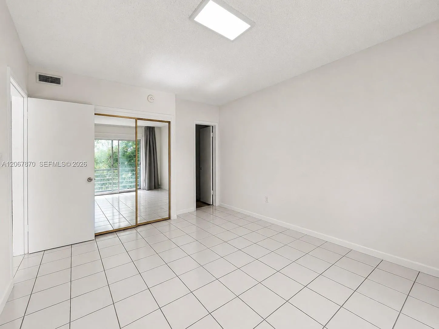 Bisc Lake Gardens Condo N — Photo 1