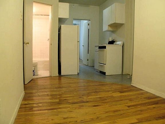 3rd image of 172 E 85th St APT 10