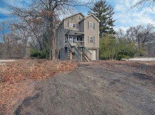 74 Camp Ln, Fairfield, NJ 07004