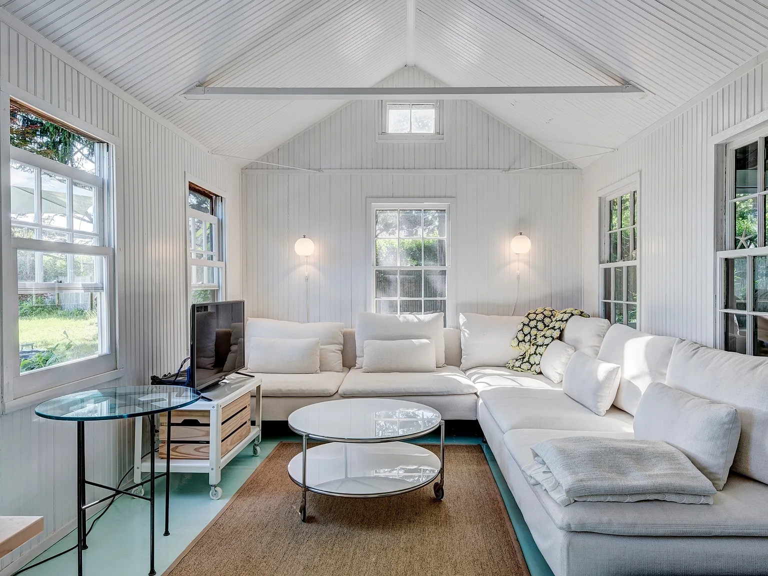 Magical Beach Cottage With Farmviews — Photo 4