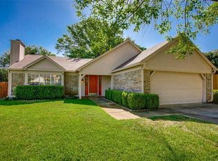 4353 Woodglen Dr, Grapevine, TX 76051